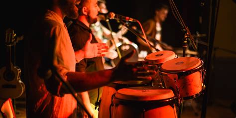  La Fete de la Chanson Brésilienne: Un Concert Enthousiasmant avec Jubin